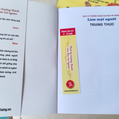 Combo Hộp 10 Cuốn - Nhật Ký Trưởng Thành Của Đứa Trẻ Ngoan Tặng 365 Ngày Bồi Dưỡng Tâm Hồn - Những Câu Chuyện Kinh Điển