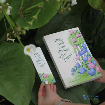 Sách Phía Cuối Con Đường, Hoa Đang Nở - AZB