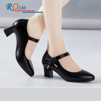 Giày cao gót nữ đẹp đế vuông 5 phân hàng hiệu rosata màu đen đỏ kem ro330