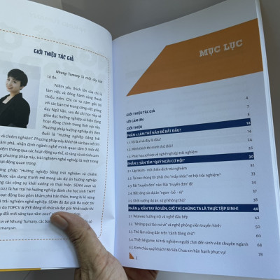 (Bìa mềm, in màu) NGHỀ ƠI, MỞ RA! - Nhung Tumany – Quảng Văn - NXB Trẻ