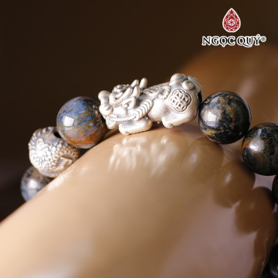 Vòng tay đá giông bão mix charm bạc tỳ hưu tài lộc mệnh thủy, mộc - Ngọc Qúy Gemstones