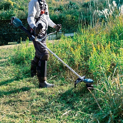 MÁY CẮT CỎ DÙNG PIN 40V 550W MAX MAKITA UR002GZ (KHÔNG KÈM PIN VÀ ĐẾ SẠC) - HÀNG CHÍNH HÃNG