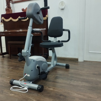 Xe đạp điện Dual E-Bike dành cho người chân tay yếu, hỗ trợ tập luyện bằng điện