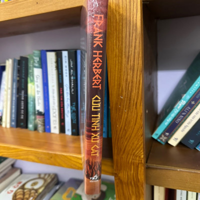 Bản in giới hạn bìa cứng Cứu tinh xứ cát