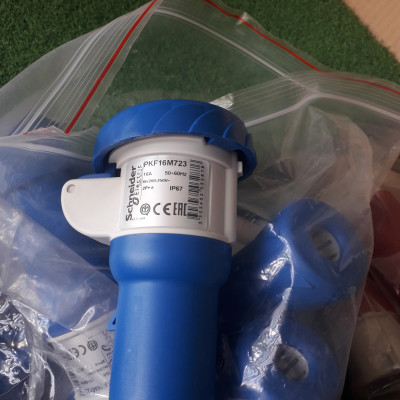 | Chính hãng | Ổ cắm công nghiệp PKF16M723 Schneider di động