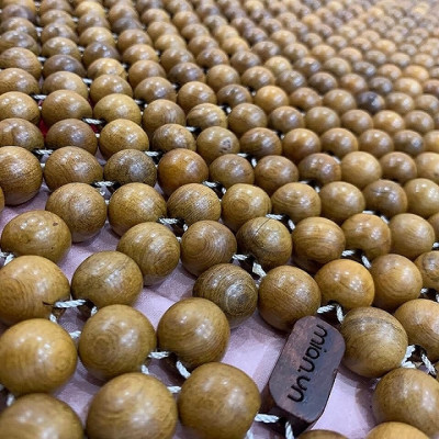 Đệm Lót Ghế Xe Ô Tô Hạt Gỗ Bách Xanh Cao Cấp Hạt 1.2cm ( Mian .vn)