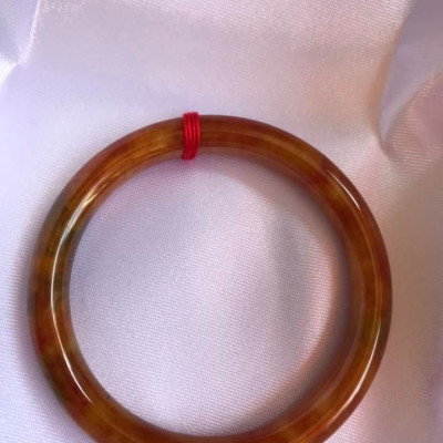 CHIẾC VÒNG TAY TỨ QUÝ 52MM MỚI ĐÁ CẨM THẠCH ĐỎ CAM XÍU XÍU XANH BÔNG ĐẬM BÓNG ĐẸP  Size vòng 52mm x cọng 7,0mm HỢP NỮ MỆNH HỎA THỔ CÂN NẶNG 50kg đến 56kg ĐEO Ạ