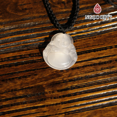 Mặt dây chuyền phật di lạc đá mã não trắng 3.9x3.4x0.8cm mệnh thủy, kim - Ngọc Quý Gemstones