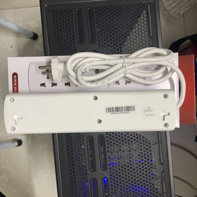 Ổ cắm điện đa năng thông minh tự ngắt Huntkey SZM401 - 2500W chính hãng, 4 lỗ 3 chân dài 1.5m- hàng chính hãng