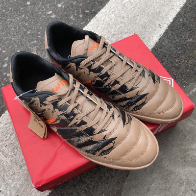 Giày bóng đá phủi hiệu Wk Army nâu 2022 Hot