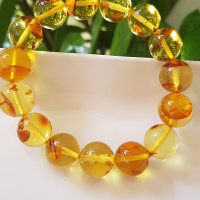 Vòng Hổ Phách tự nhiên Size Nam 14,5mm Vòng Vip cao cấp sịn hiếm quá đẹp xuất sắc 14,5mm Đá Hổ Phách Màu Vàng Anh trong bắt ánh sáng ánh lên quá đẹp đẳng cấp sang luôn Vòng chuẩn hợp Nam mệnh Kim mệnh Thổ mệnh Thủy đeo ạ