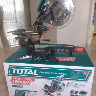 Máy cắt nhôm đa năng thanh trượt 255mm 1800W TOTAL TS42182551 ( Tặng 3 găng tay Tolsen 45006)- Hàng chính hãng