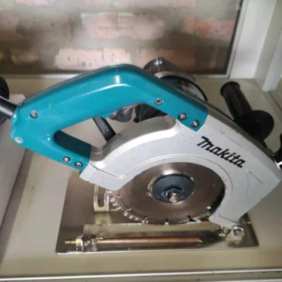 MÁY CẮT ĐÁ GẠCH 180MM 1400W MAKITA 4107R- HÀNG CHÍNH HÃNG