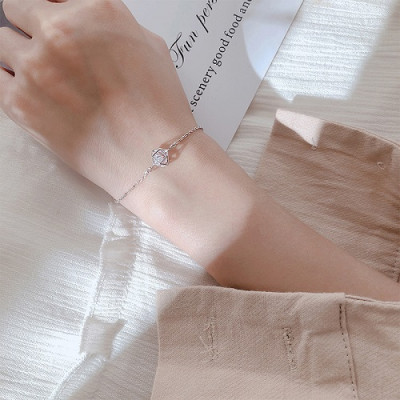 Vòng tay S925 hình khối bọc đá tinh tế