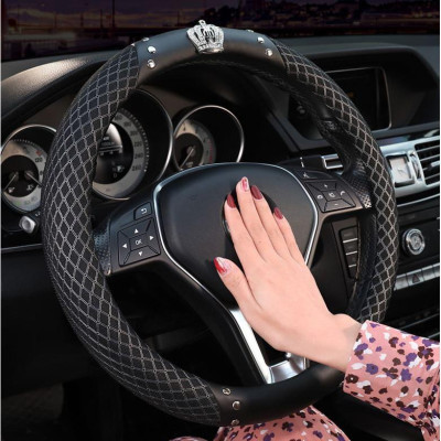 Bọc vô lăng ô tô đính đá Cao Cấp gắn Vương Miện Cao Cấp