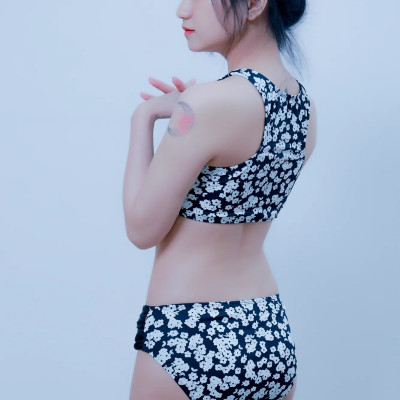 Bộ Đồ Bikini Nữ LMcation  - Áo bikini thể thao & Quần bikini LMcation Lena - Màu Hoa Nhí Đen Trắng