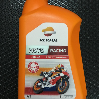 Dầu nhớt xe số và xe tay côn Repsol Racing 10W-40 1L