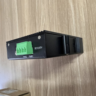 Thiết bị chuyển mạch công nghiệp, Switch POE công nghiệp 4 ports POE 1000M, 2 ports FIBER 1000M 20KM - hàng chính hãng ZINCOM