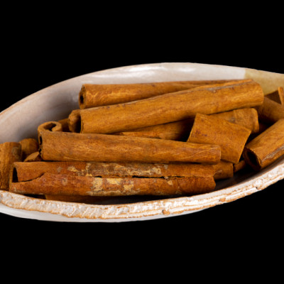 Trà Xanh Shan Tuyết Cổ Thụ Ướp Thảo Dược Thơm VHERBS Hộp 90G