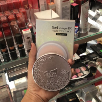 Phấn trang điểm siêu mịn Suri Collagen Two Way Cake Hàn Quốc 100g No.12 Da Sáng tăng kèm móc khoá