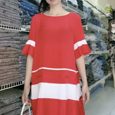 Đầm suông xếp ly đơn giản mà xinh myqlothing.