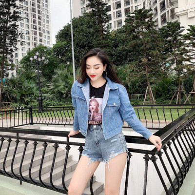 Áo khoác jeans nữ phong cách