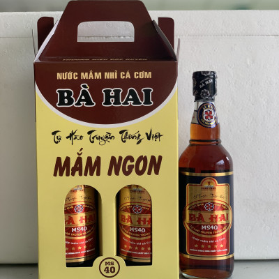 Xách 2 Chai Nước Mắm Nhĩ Cá Cơm Bà Hai MS40 ( 2 x 500ml )
