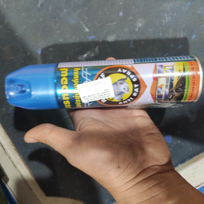 Chai Xịt Đuổi Chuột Rat Off - Anti Rat Spray Thái Lan 200ml Tặng kèm móc khóa (Mẫu Ngẫu nhiên)