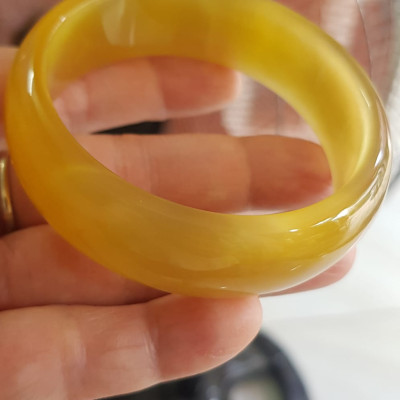 Vòng tay đá mắt mèo Vàng nhẹ Ni 56mm x  Cao 19mm x dầy 7mm Nữ 52kg - 59kg đeo màu nhẹ xinh tươi đẹp rẻ lắm chuẩn hợp nữ mệnh thổ mệnh kim mệnh thuỷ ạ