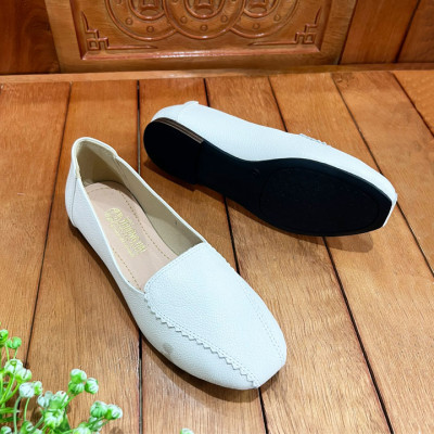 Giày búp bê đế bằng da bò trơn Trường Hải da mềm GBB120 có 2 màu đen, trắng