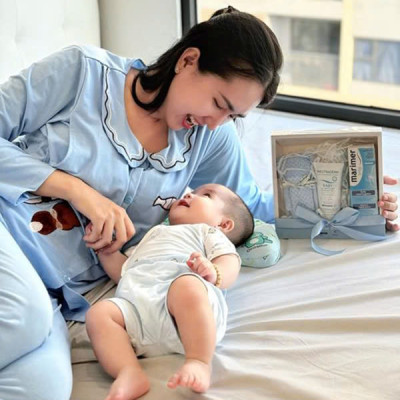 Hộp Quà 20.10 Cao Cấp: Neutraderm Tắm Gội Baby 100ml + Xịt Vệ Sinh Mũi Nước Biển Sâu 100ml