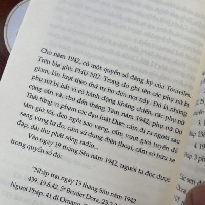 (Combo 2c Patrick Modiano) NHỮNG CẬU BÉ CAN ĐẢM THẾ và ĐI TÌM DORA – Lâm An dịch – Nhã Nam – NXB Hà Nội (bìa mềm)