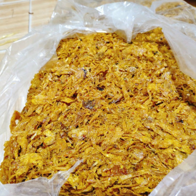 Mực khô xé sợi gói 100 gram đã chế biến ăn liền ngon ơi là ngon của shop Đặc Sản Biển Phan Thiết NGỌC DŨNG. Hạn sử dụng 12 tháng kể từ ngày đặt hàng