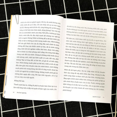 Sách - Học Làm Người Lớn (Kèm Sticker)