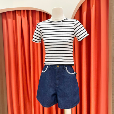 Áo thun form babytee ôm tôn dáng họa tiết sọc Naco Miều Est.2013