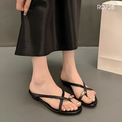 Dép nữ xỏ ngón, quai chéo ROSATA RO728 - 3p - Đen, Bạc - BKSTORE