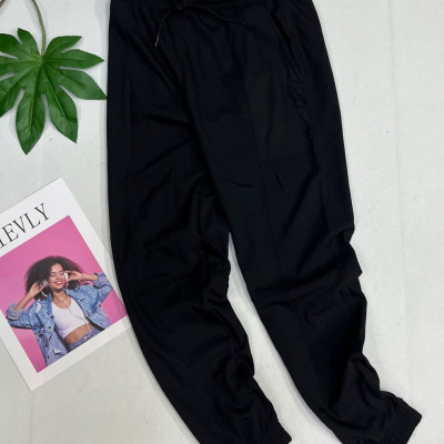 Quần Jogger Nữ Chất Vải Gió Dù Phong Cách Thể Thao