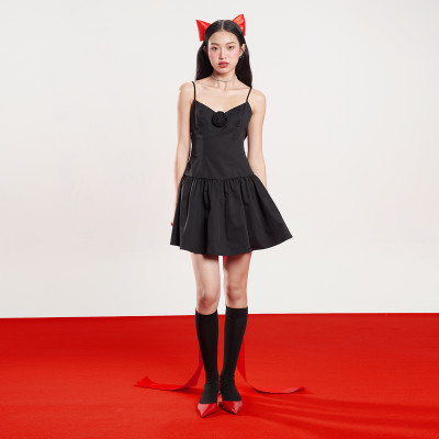 DOTTIE - Đầm xòe 2 dây đính hoa - Đen - D0589