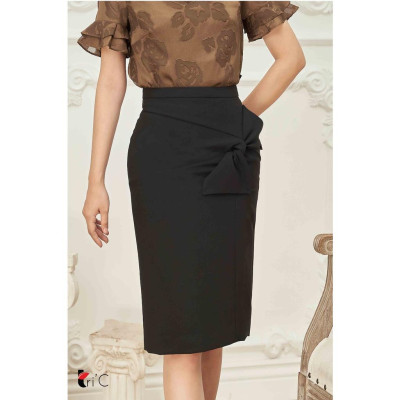 Chân váy ôm, nơ lệch eo Tri